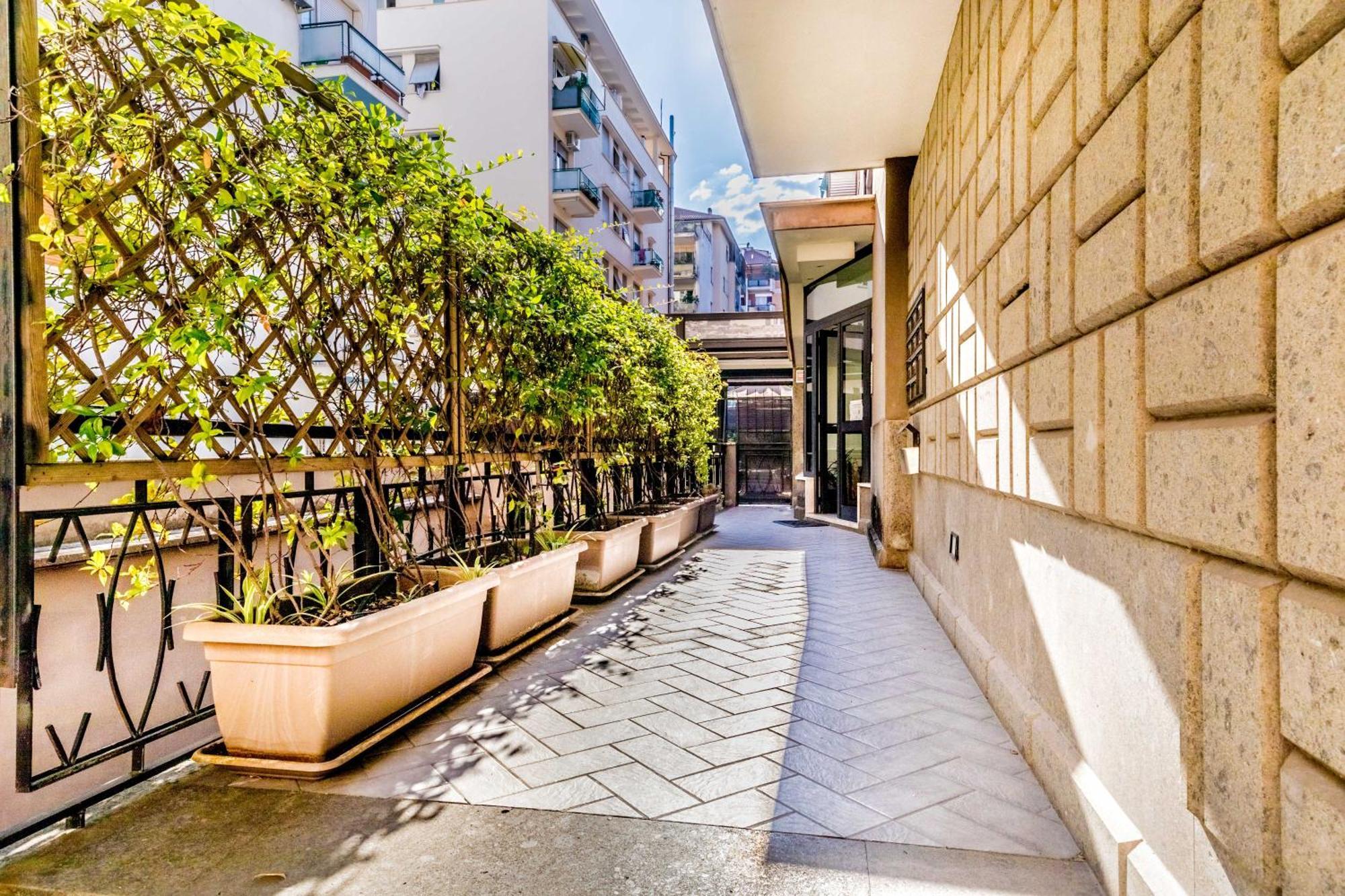 Ferienwohnung Attico Trilocale In Zona Farnesina Rom Exterior foto